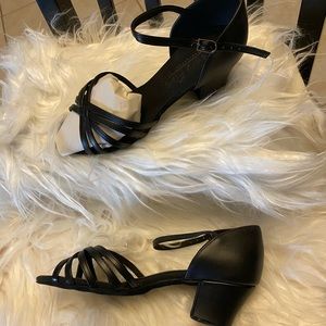 Size 7 dance shoe 👠 black leather